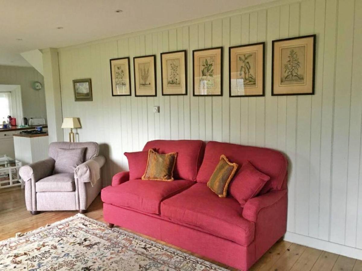 The Lodge: Adorable, Romantic Thatched Cottage 프레시워터 외부 사진