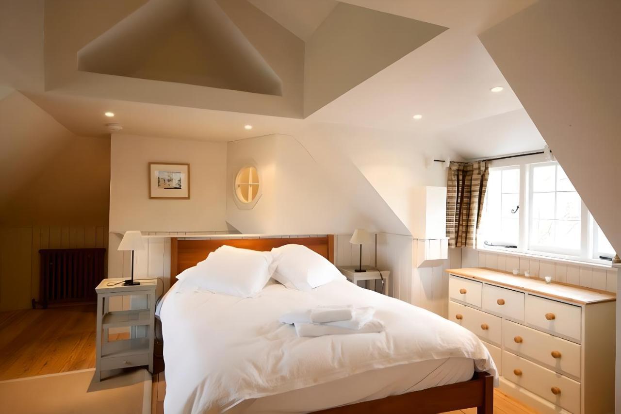 The Lodge: Adorable, Romantic Thatched Cottage 프레시워터 외부 사진