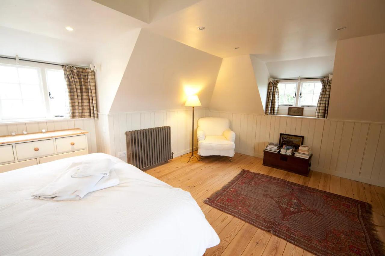 The Lodge: Adorable, Romantic Thatched Cottage 프레시워터 외부 사진