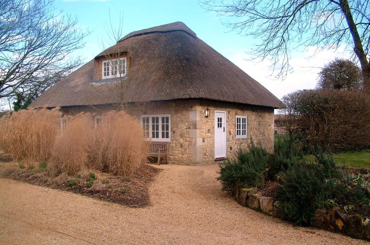 The Lodge: Adorable, Romantic Thatched Cottage 프레시워터 외부 사진