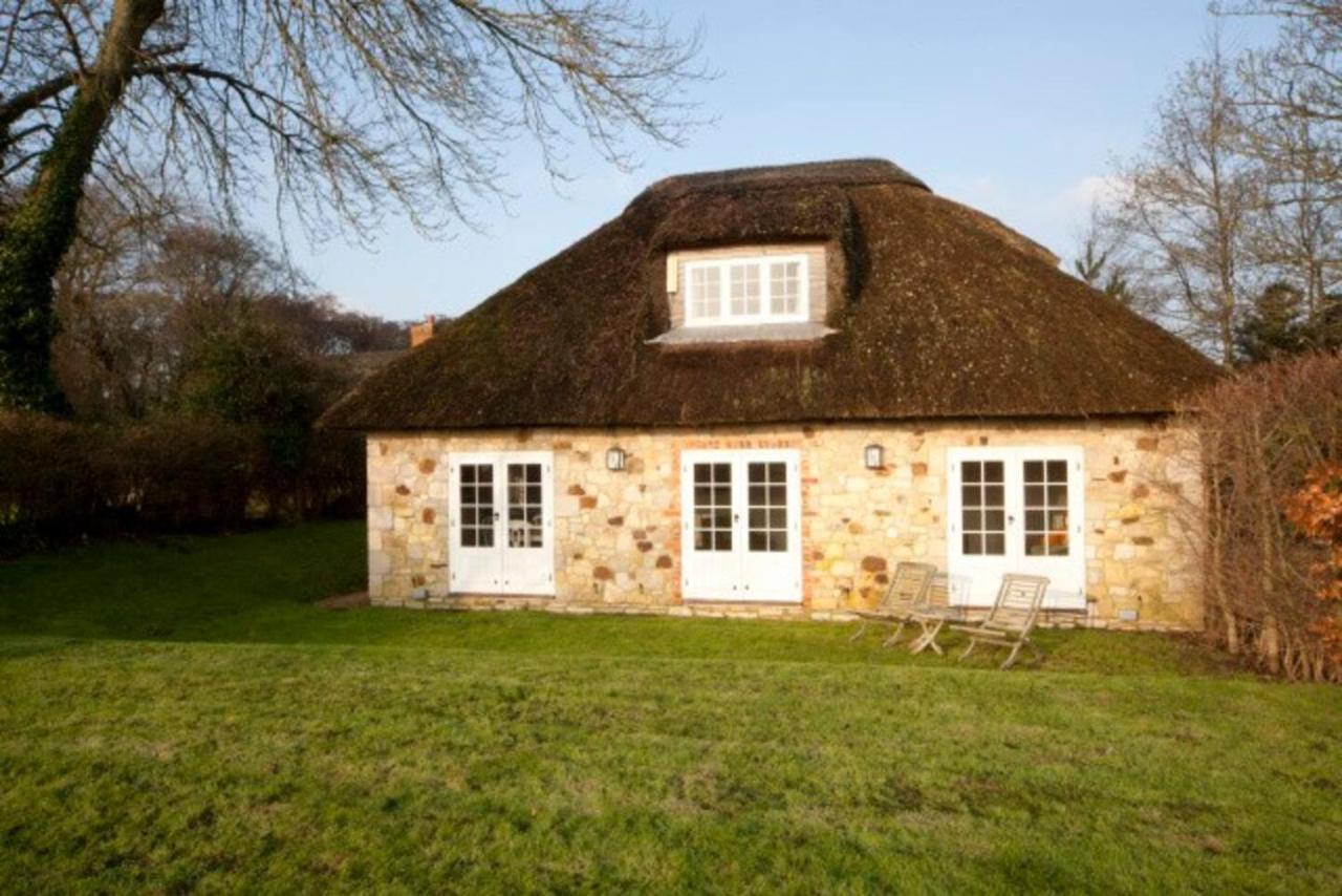 The Lodge: Adorable, Romantic Thatched Cottage 프레시워터 외부 사진